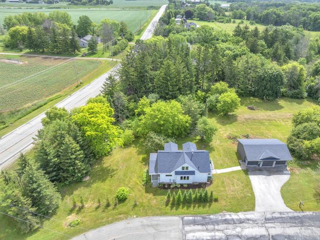 2917 Stone ROAD, Manitowoc, WI 54220