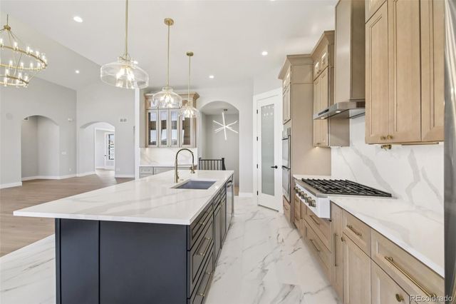 27330 E Nova Circle, Aurora, CO 80016