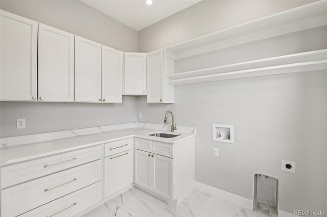 27330 E Nova Circle, Aurora, CO 80016