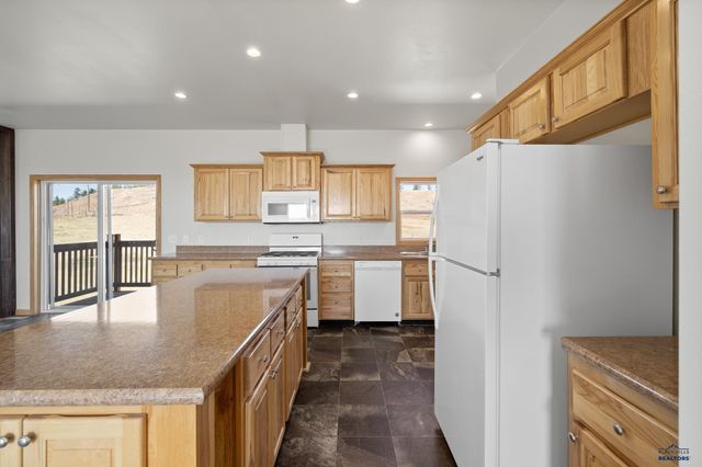 27745 FOREST RD, Hot Springs, SD 57747