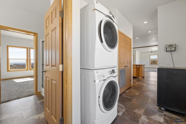 27745 FOREST RD, Hot Springs, SD 57747