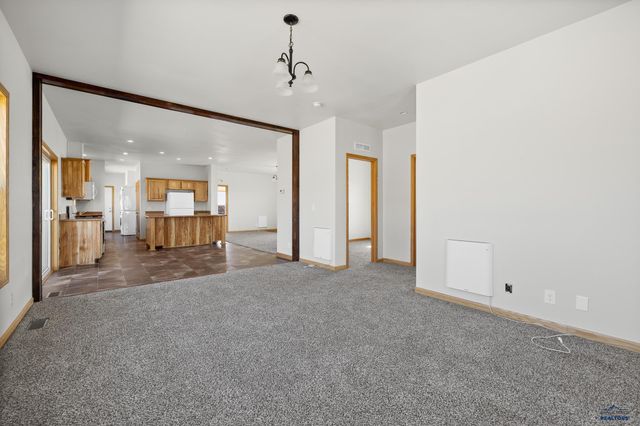 27745 FOREST RD, Hot Springs, SD 57747