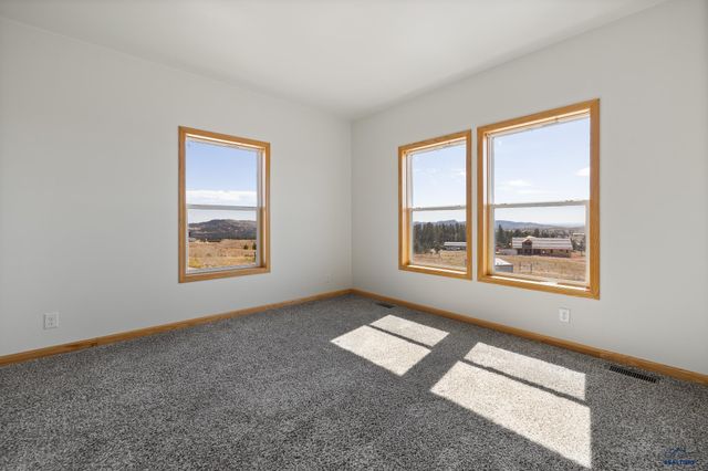 27745 FOREST RD, Hot Springs, SD 57747