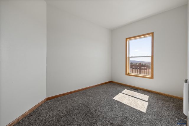 27745 FOREST RD, Hot Springs, SD 57747