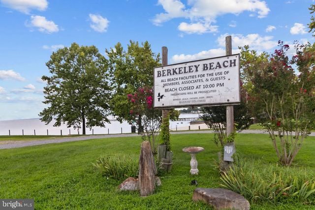 127 FAIRFAX DR, Colonial Beach, VA 22443