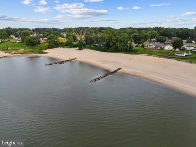 127 FAIRFAX DR, Colonial Beach, VA 22443