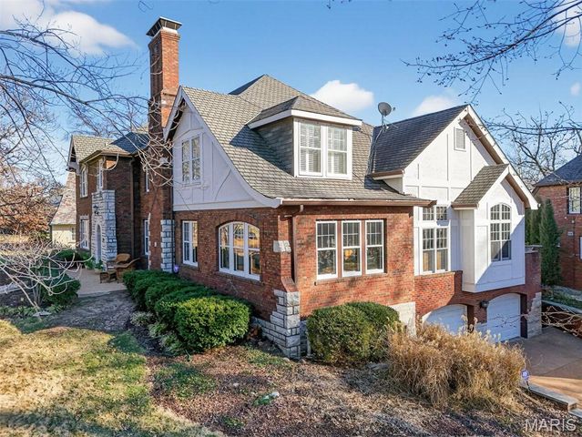 7298 Greenway Avenue, University City, MO 63130