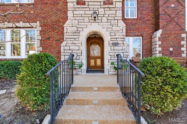 7298 Greenway Avenue, University City, MO 63130