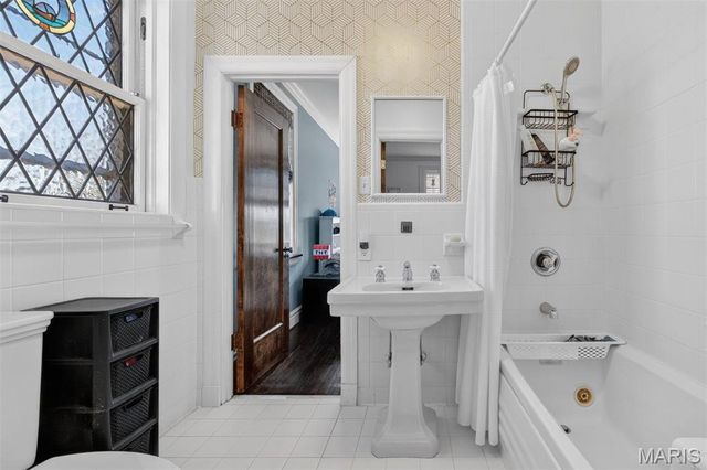 7298 Greenway Avenue, University City, MO 63130