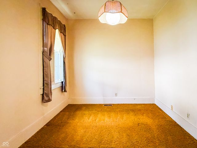 106 College Avenue, Paoli, IN 47454