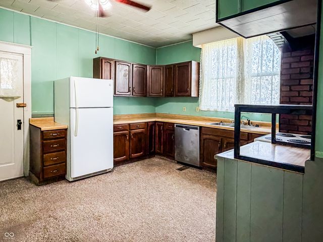 106 College Avenue, Paoli, IN 47454