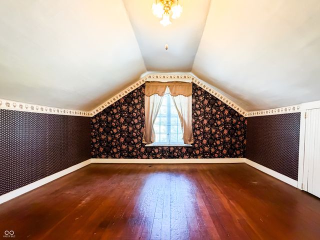 106 College Avenue, Paoli, IN 47454