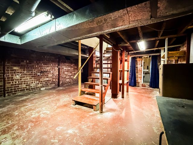 106 College Avenue, Paoli, IN 47454