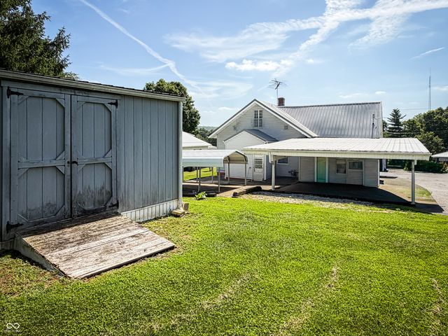 106 College Avenue, Paoli, IN 47454