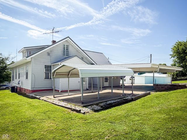 106 College Avenue, Paoli, IN 47454
