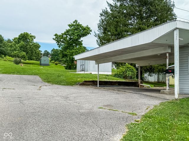 106 College Avenue, Paoli, IN 47454
