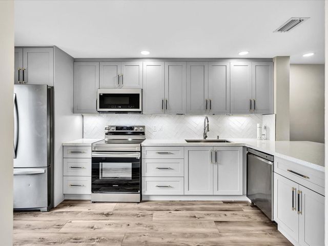 1381 NW 99th Avenue 172, Pembroke Pines, FL 33024