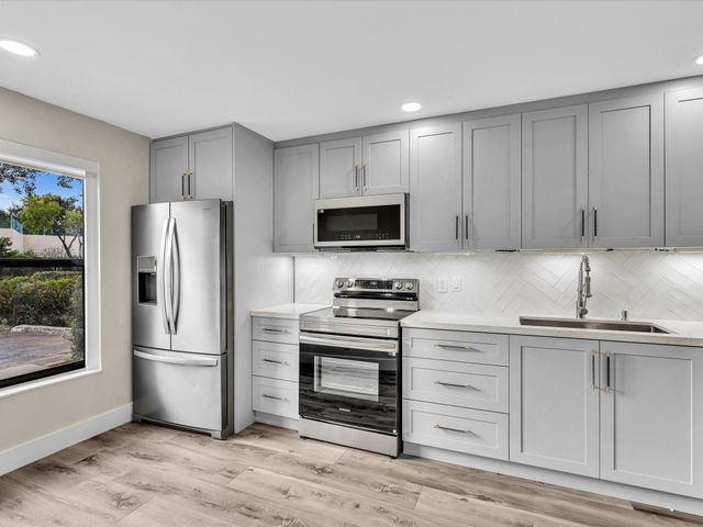 1381 NW 99th Avenue 172, Pembroke Pines, FL 33024