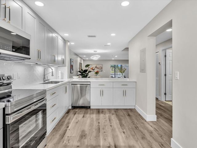 1381 NW 99th Avenue 172, Pembroke Pines, FL 33024