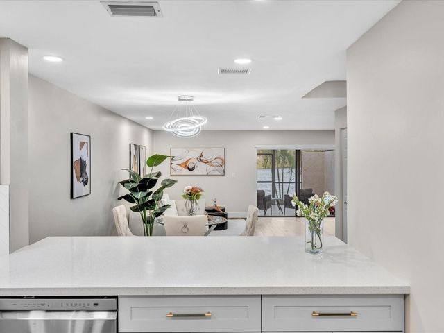 1381 NW 99th Avenue 172, Pembroke Pines, FL 33024