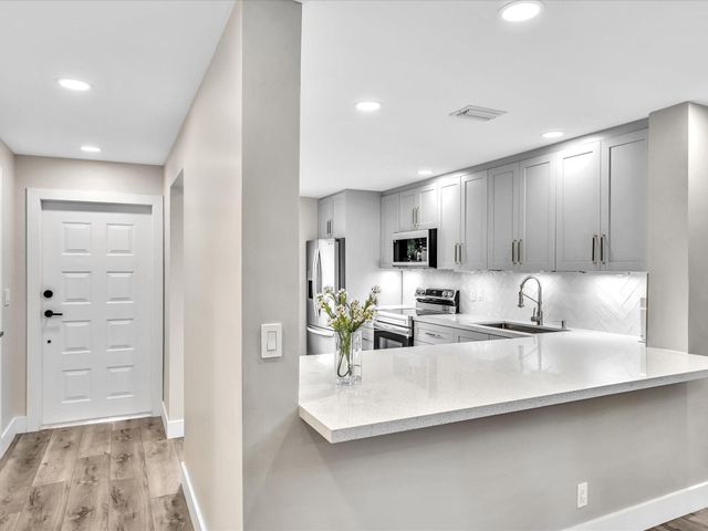 1381 NW 99th Avenue 172, Pembroke Pines, FL 33024