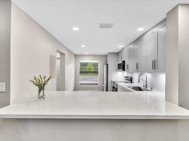 1381 NW 99th Avenue 172, Pembroke Pines, FL 33024