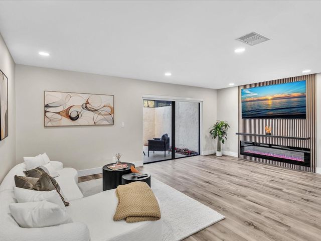 1381 NW 99th Avenue 172, Pembroke Pines, FL 33024