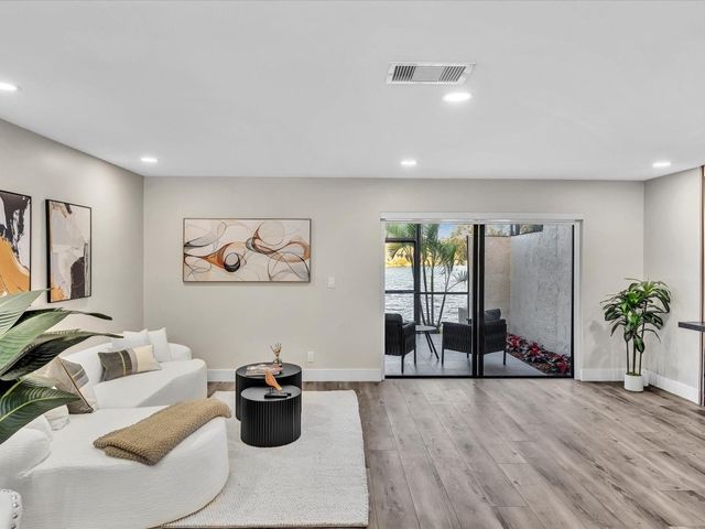 1381 NW 99th Avenue 172, Pembroke Pines, FL 33024