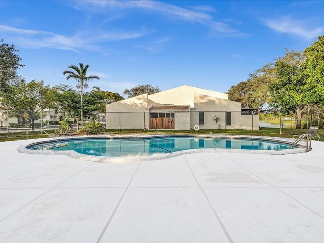 1381 NW 99th Avenue 172, Pembroke Pines, FL 33024