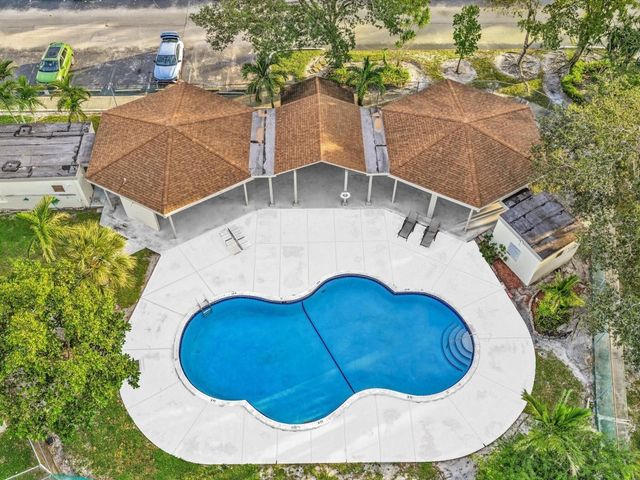 1381 NW 99th Avenue 172, Pembroke Pines, FL 33024