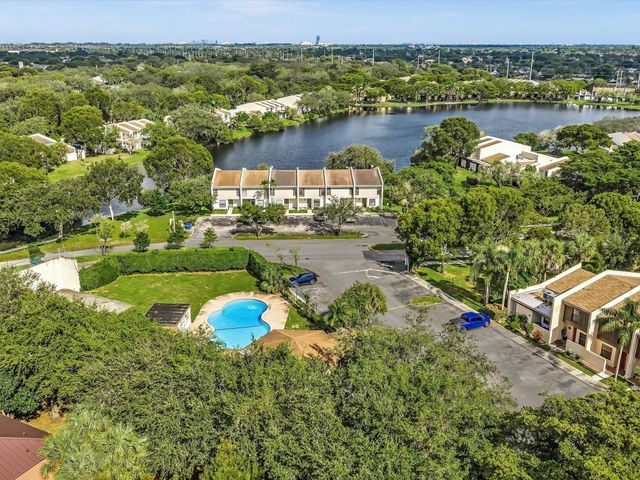 1381 NW 99th Avenue 172, Pembroke Pines, FL 33024