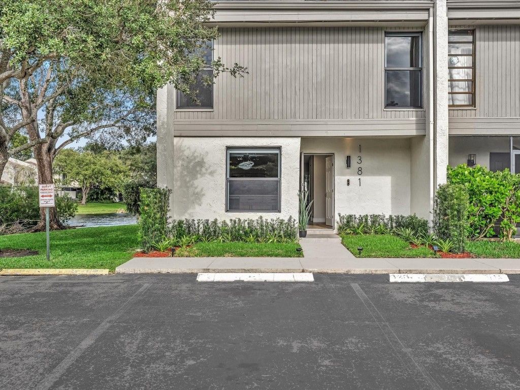 1381 NW 99th Avenue 172, Pembroke Pines, FL 33024
