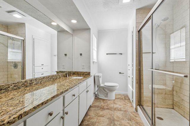 615 Country Green Lane, Arlington, TX 76011