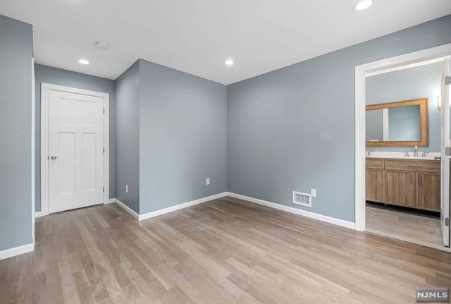 27 Niagara Street, Dumont, NJ 07628