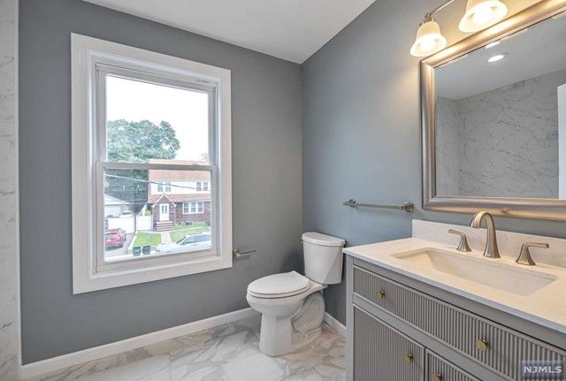 27 Niagara Street, Dumont, NJ 07628