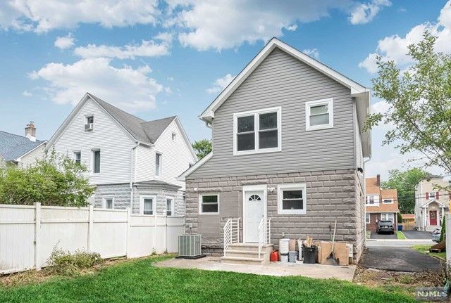 27 Niagara Street, Dumont, NJ 07628