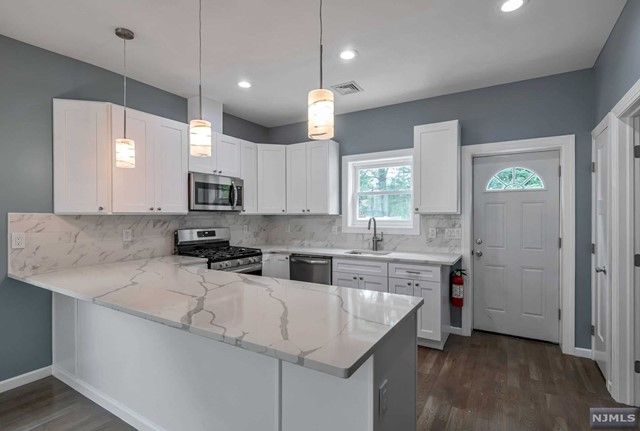 27 Niagara Street, Dumont, NJ 07628
