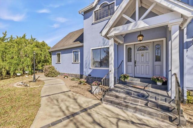 19350 El Cerro, Aromas, CA 95004