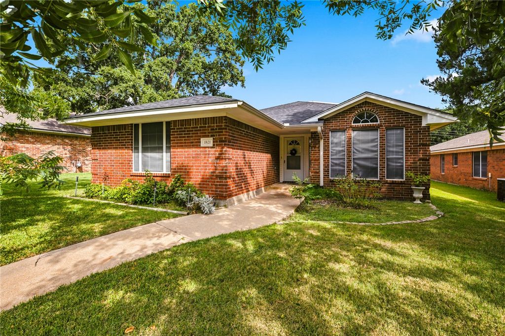 1821 Gettysburg Lane, Bryan, TX 77802 — exterior