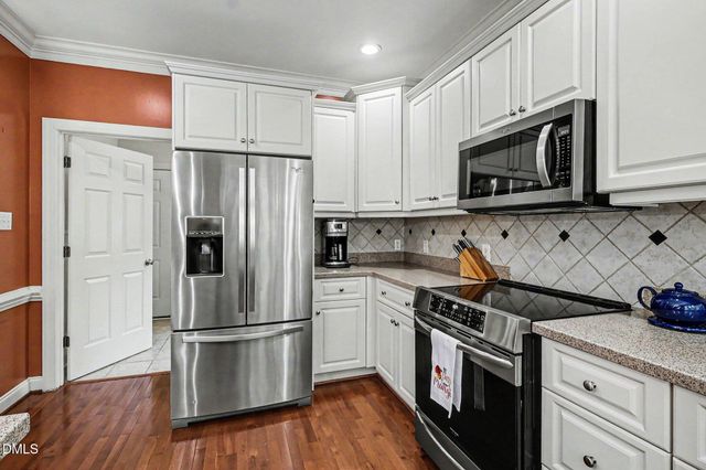 178 Caledonia Lane, Clayton, NC 27520