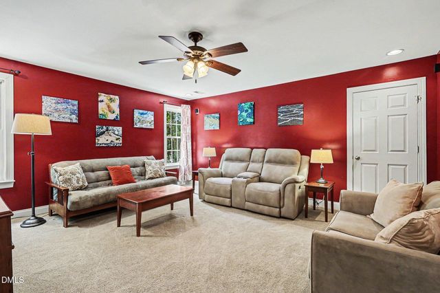 178 Caledonia Lane, Clayton, NC 27520