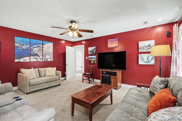 178 Caledonia Lane, Clayton, NC 27520