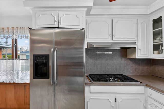 23367 Robert John Street, St. Clair Shores, MI 48080