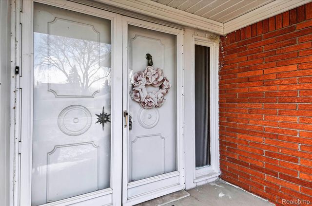 23367 Robert John Street, St. Clair Shores, MI 48080