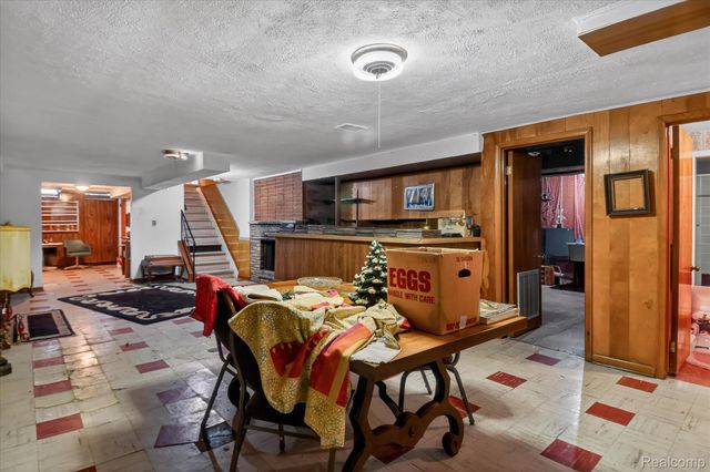 23367 Robert John Street, St. Clair Shores, MI 48080