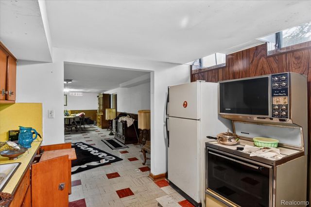 23367 Robert John Street, St. Clair Shores, MI 48080