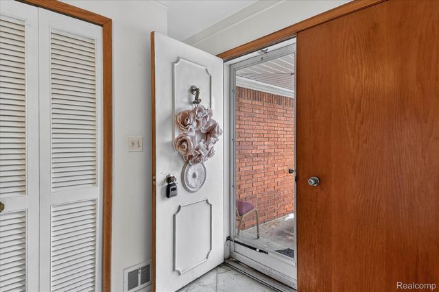 23367 Robert John Street, St. Clair Shores, MI 48080