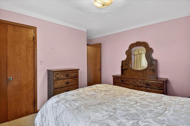 23367 Robert John Street, St. Clair Shores, MI 48080