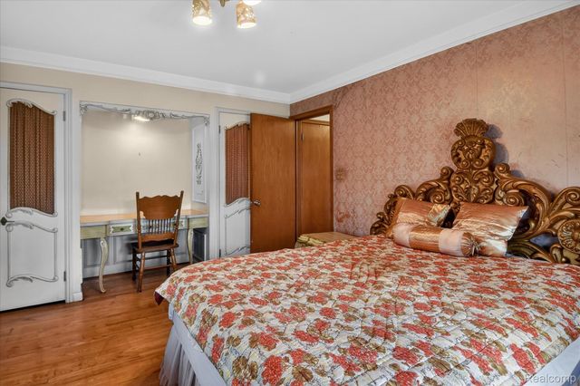 23367 Robert John Street, St. Clair Shores, MI 48080