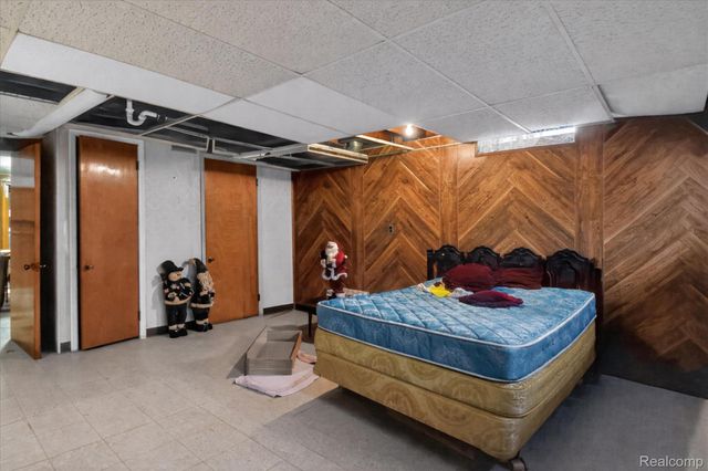 23367 Robert John Street, St. Clair Shores, MI 48080